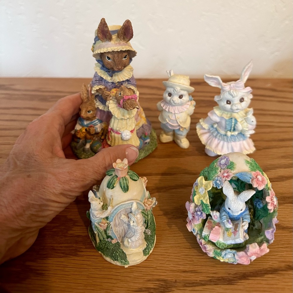 5 piece Easter figurines